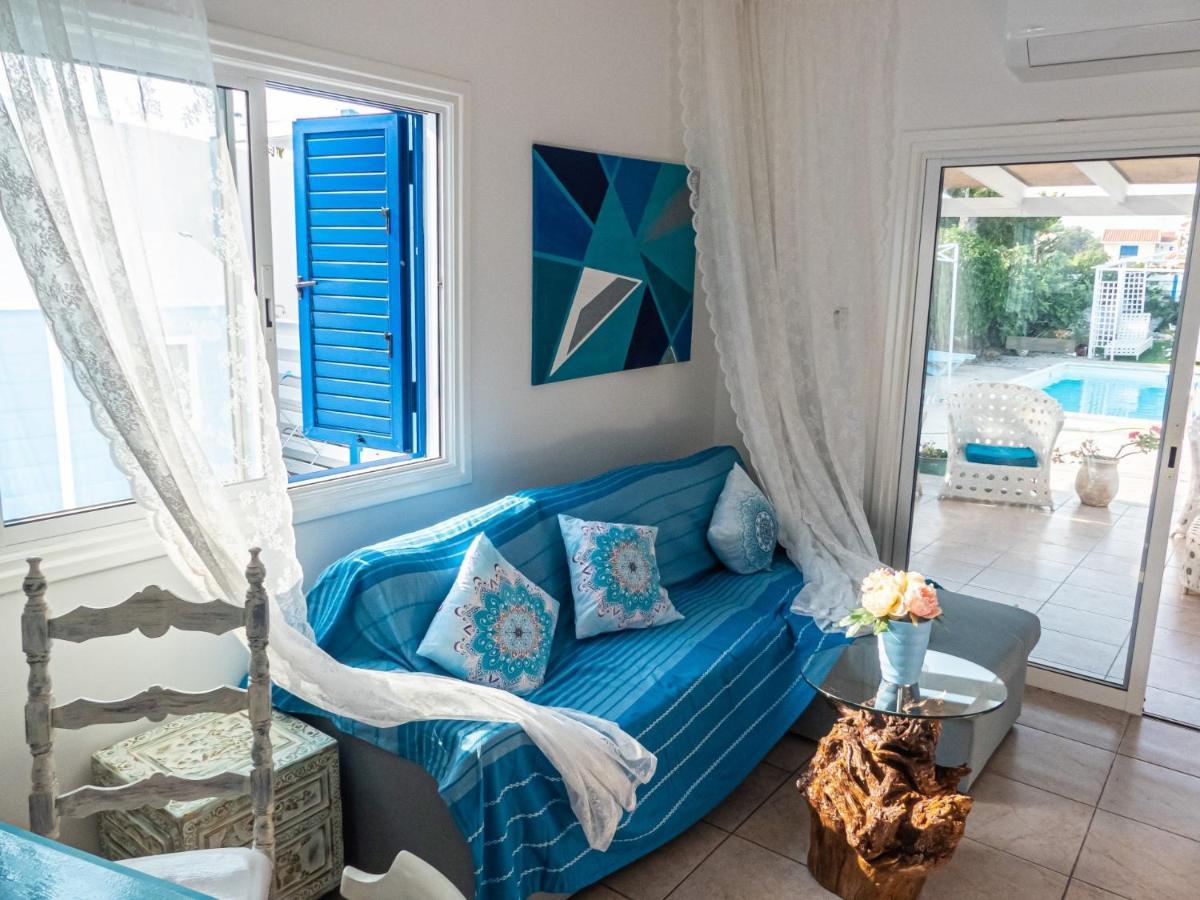 Greek Island Style 2 Bedroom With Pool Next To The Sea Ларнака