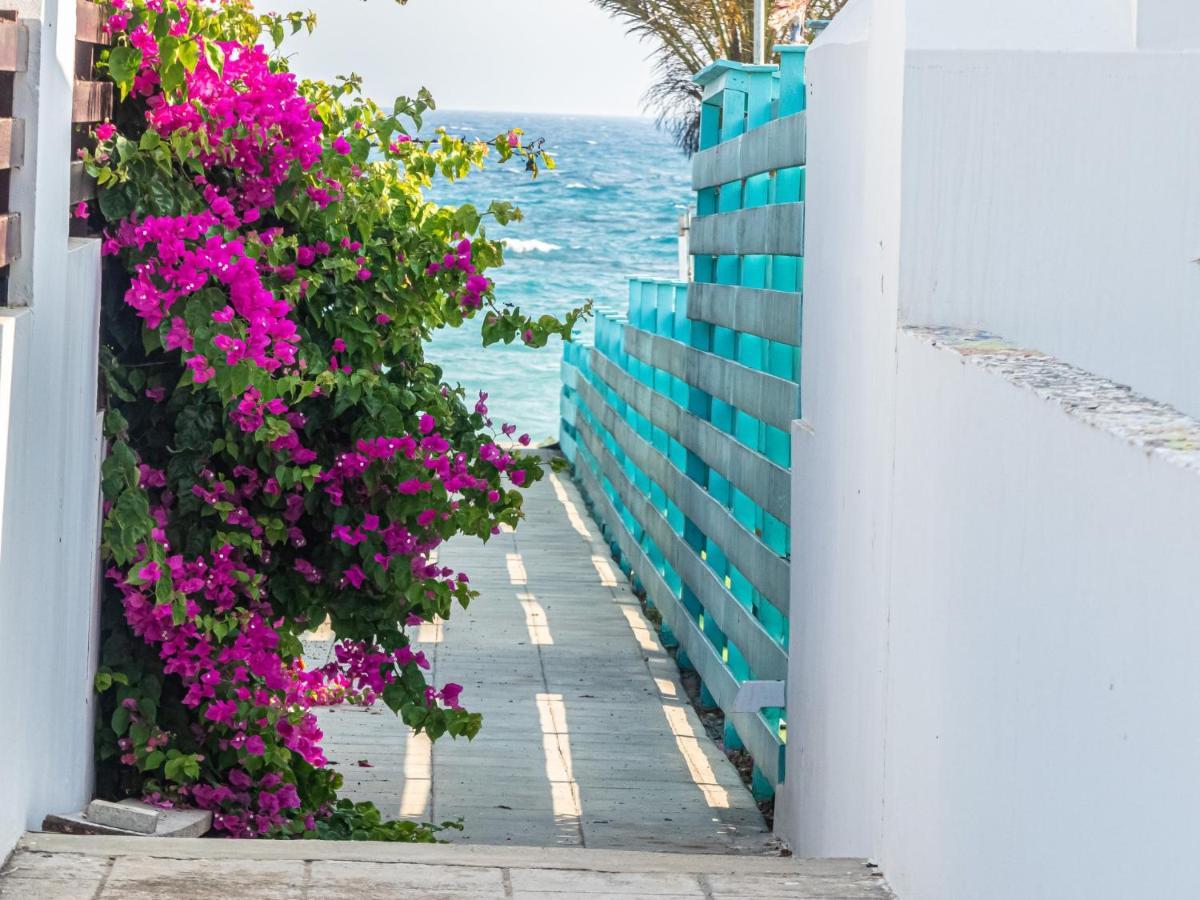 Greek Island Style 2 Bedroom With Pool Next To The Sea Ларнака